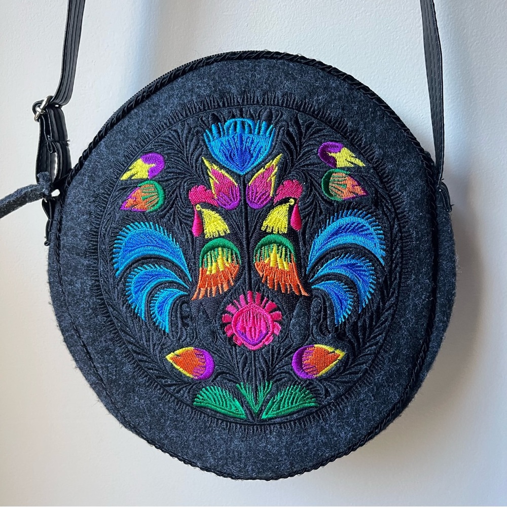 We Love Folk Round Felt Bag with Embroidery Bird Flower Poland